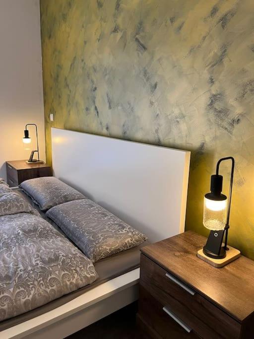 Deluxe 1 Bedroom Apartment *